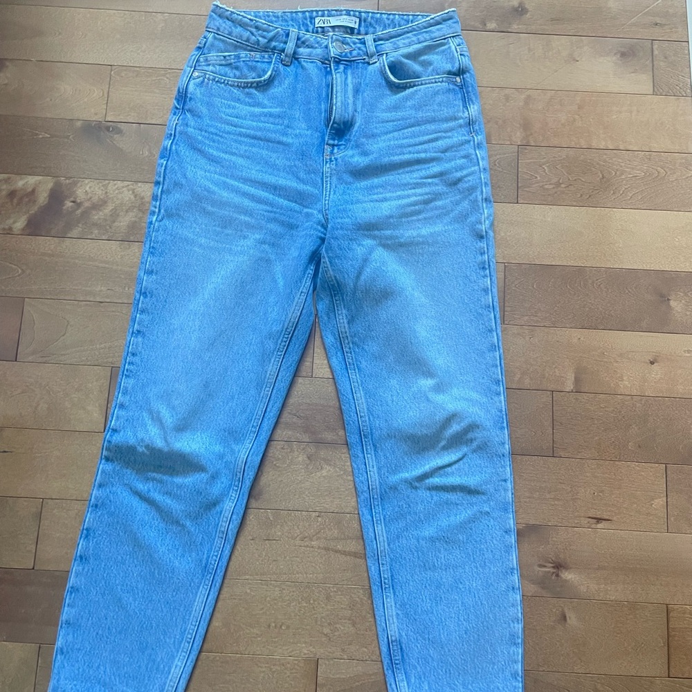 Zara Women's Straight Leg Blue Jeans